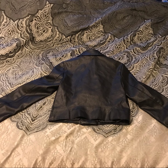 Leather jacket - Picture 2 of 3